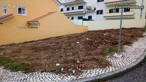 Terreno com Projecto em aprovação