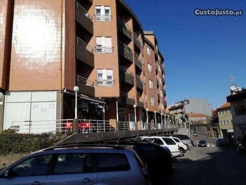 Para investidores loja c/ 85m2 Areosa - Porto