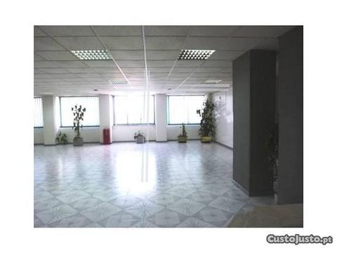 Loja Com 696 M2 348 M2 No Piso Térreo E 348 M2