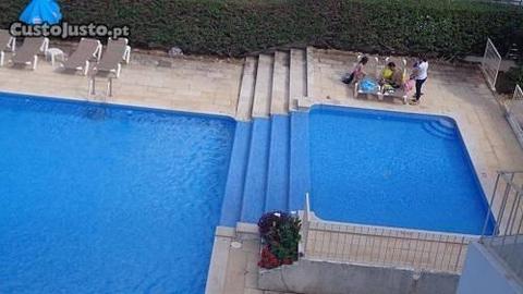 Apartamento com piscina para férias