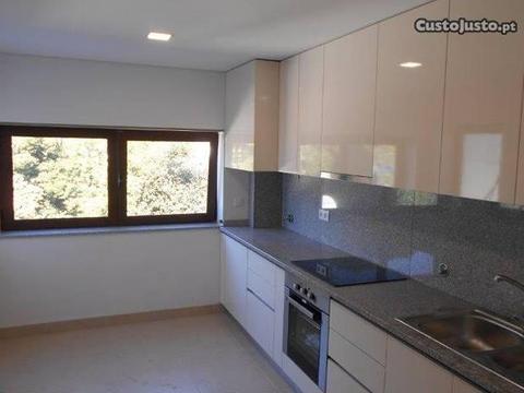 Apartamento T3 totalmente remodelado