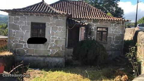 Quintinha com casa em pedra - Vila Verde