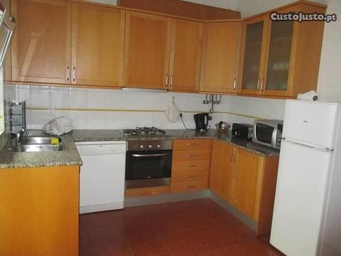 Apartamento T4 duplex - Bairro Novo/Casino