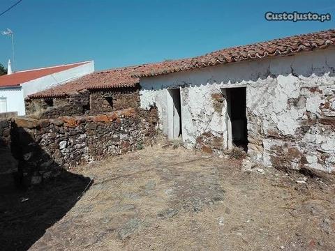 Terreno Urbano com 640m2 Corujos Azinhal