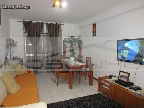 Apartamento T2 Marinha Grande (SH-8301)