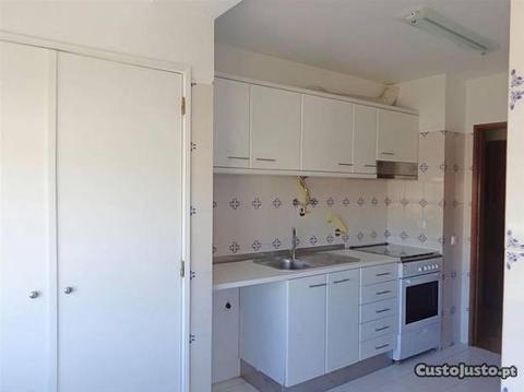 Apartamento T3 renovado, Darque (N/Ref.251180281)