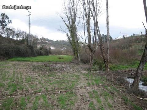 terreno agrícola, em Amarante,junto a ribeiro