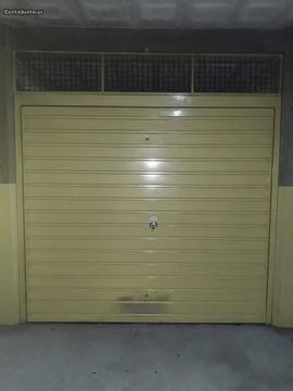 Garagem fechada