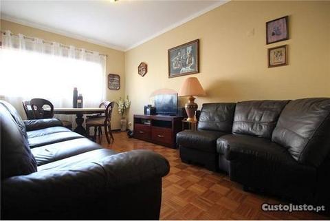 Eiras Apartamento T2 com Aparcamento