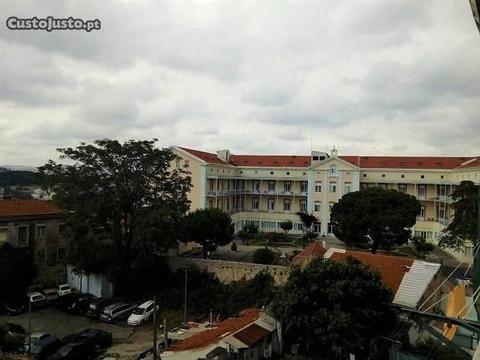 Apartamento T2 Em Bom Estado e Vista Desafogada