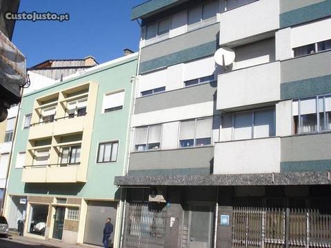 Centro Porto, T2+1, 2 frentes,terraço e 2 varandas