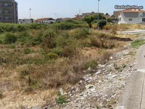 Vários Lotes Terrenos para Moradias Valbom