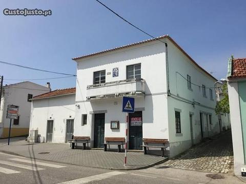 Prédio/Moradia - Famalicão (Nazaré-S. M. do Porto)