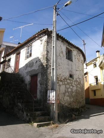 Casa para reconstrução - Refª 2345-NL