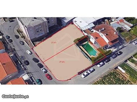 Terreno para construção com piscina em Mozelos