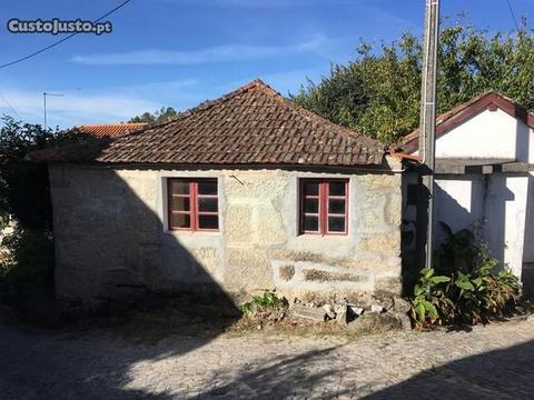 casa para reconstrução+terreno urbano 1000m2