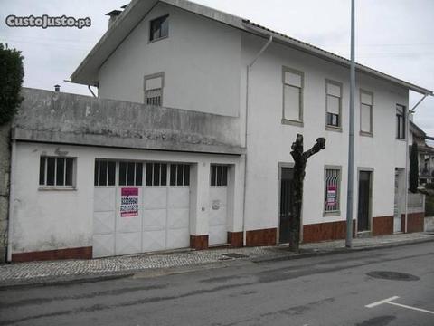 Moradia V3+1 Oliveira de Azeméis - IT-7453
