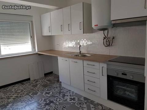 Apartamento T2/80m2 Totalmente Remodelado Cacém