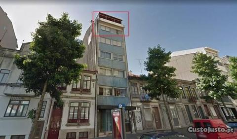 Apartamento dúplex T4 Faria Guimarães, Porto
