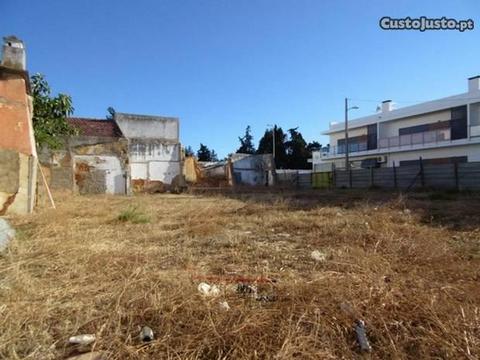 Lote de terreno Urbano com 946m2 Portimão