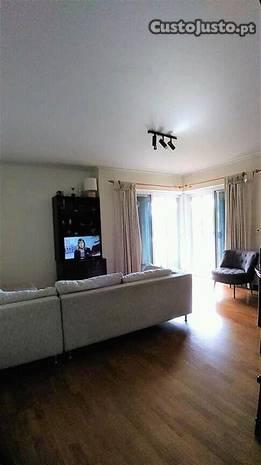 Apartamento t4 piornais