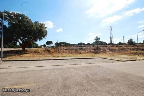 Lote de terreno de 391m² - Quinta da Amizade