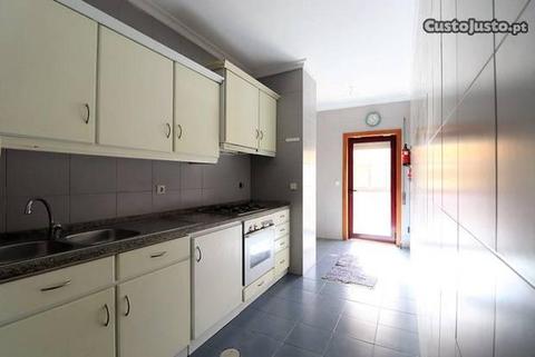 Apartamento T2 em Baguim do Monte com terraço!