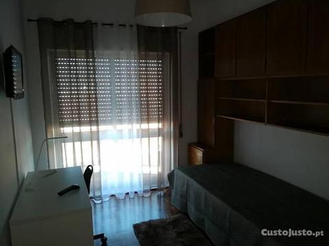 Quartos Individuais - Apartamento Remodelado