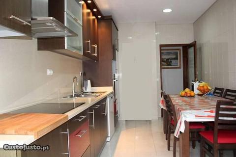 Apartamento Remodelado em excelente estado T4