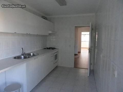 Apartamento T2 avenida 1 de Maio