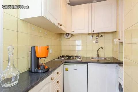 T1 na Madragoa - One bedroom Apartment