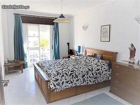 Apartamento em bom estado T1 Oura Olhos de Água