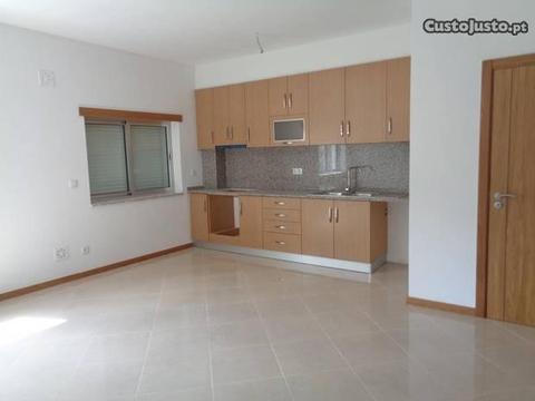 Apartamento T2+2 V. Nova de Paiva