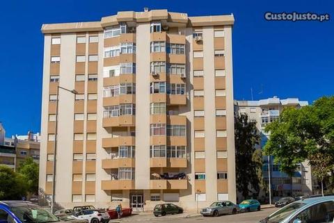 Excelente T3 AV.25 ABRIL, zona central!