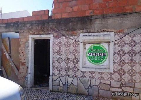 Moradia em ruína T4