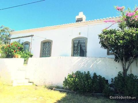 Casa Tipica Algarvia para recuperar no Campo