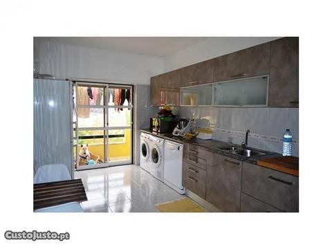 Excelente Apartamento T2 em Massamá