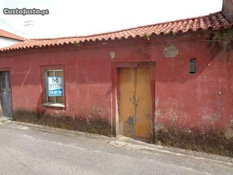 Moradia p/ recuperar - Darque