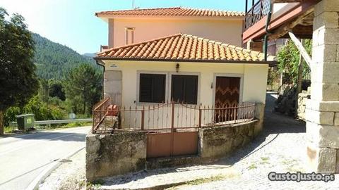 Casa rustica T3- Tabuaço (Viseu)