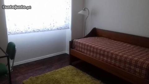 Quarto junto à Cidade Universitária