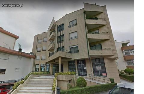 Apartamento T1 com Terraço no Centro da Maia!