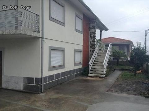 R/Chão Esquerdo em Vivenda em Sousa Felgueiras