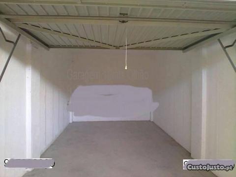 Garagem (Box /Pequeno Armazém) com 19m Olhão