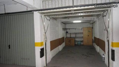 [5863] garagem, box, com 14,5 m2