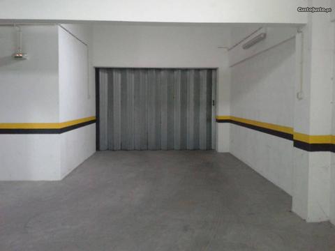 Garagem com 41m2 em Esgueira Aveiro