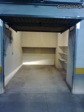 garagem box 1carro Agualva