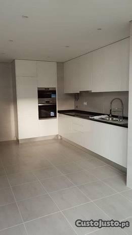 Apartamento T2, 1 wc, 130m2