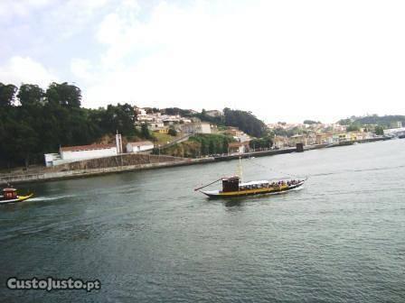 Ang10255-Trespasse de Restaurante ao Rio Douro