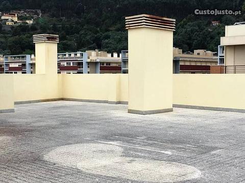 T2 com terraço privativo