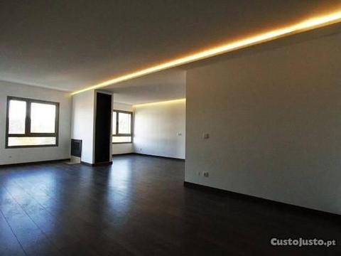 Apartamento novo de R/C